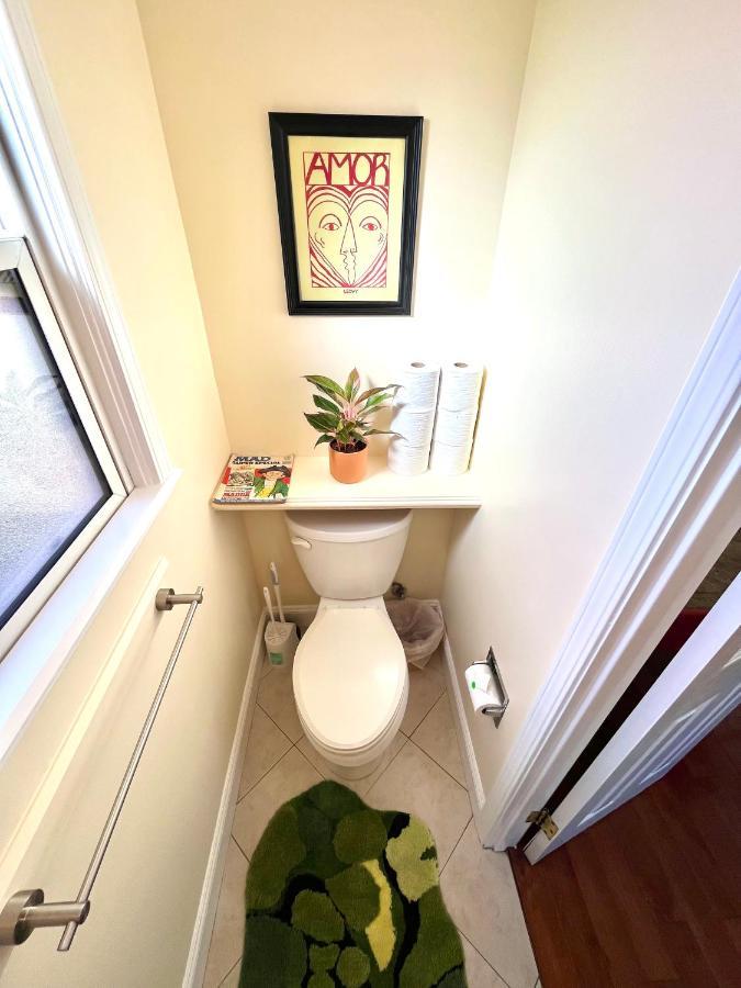 Spacious Renovated Petaluma Home- Pool Table, Fire Pit, Parking Экстерьер фото