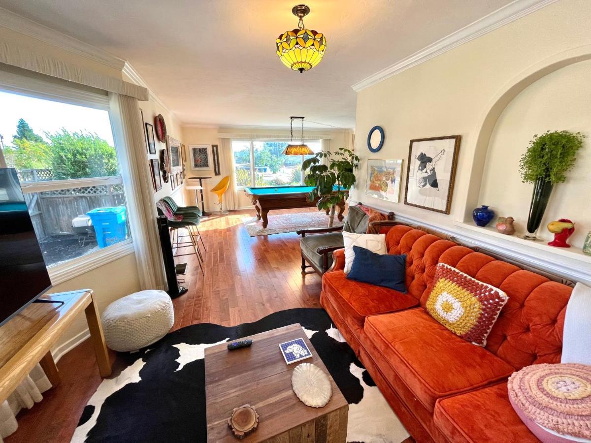 Spacious Renovated Petaluma Home- Pool Table, Fire Pit, Parking Экстерьер фото