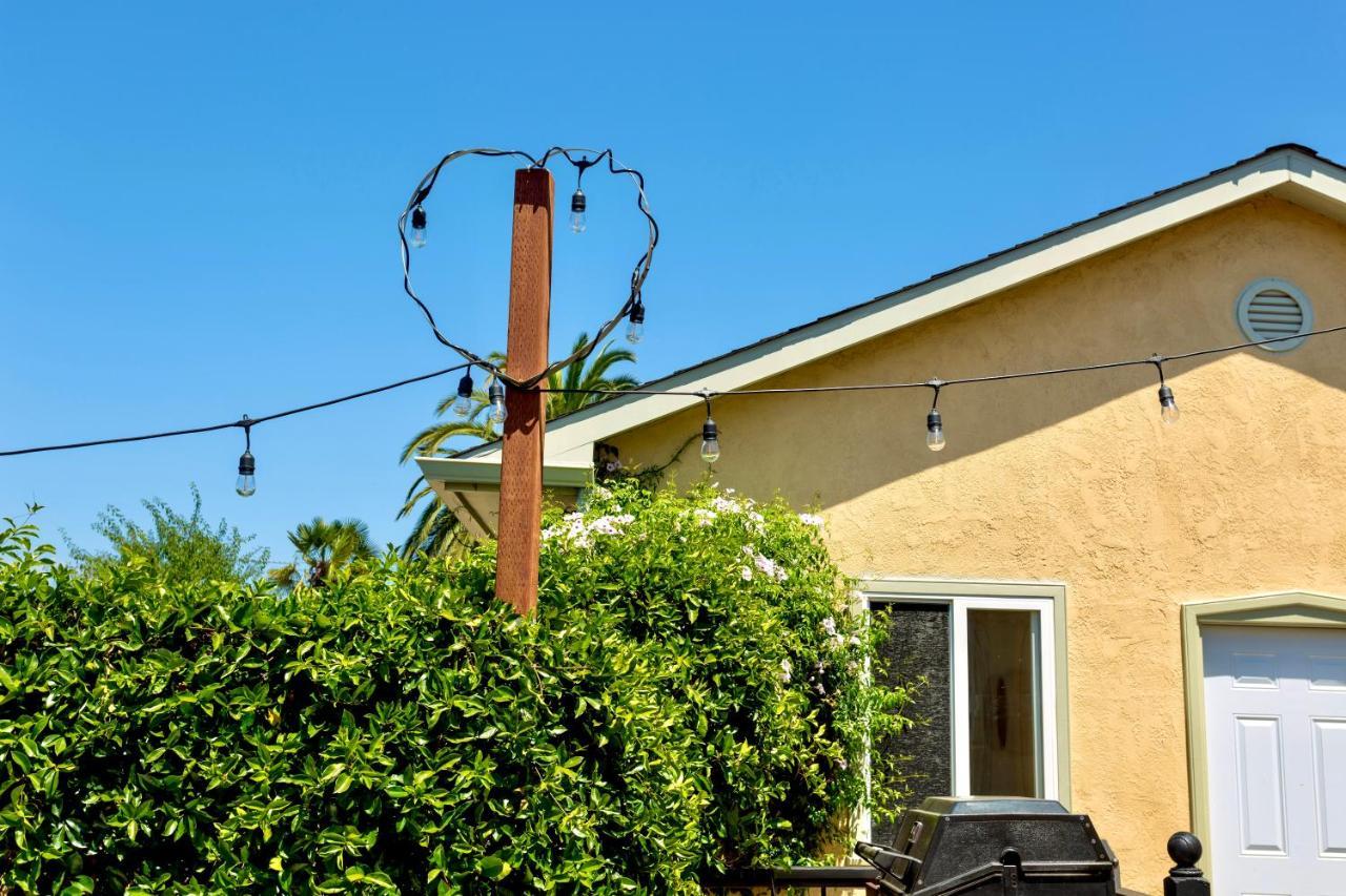 Spacious Renovated Petaluma Home- Pool Table, Fire Pit, Parking Экстерьер фото